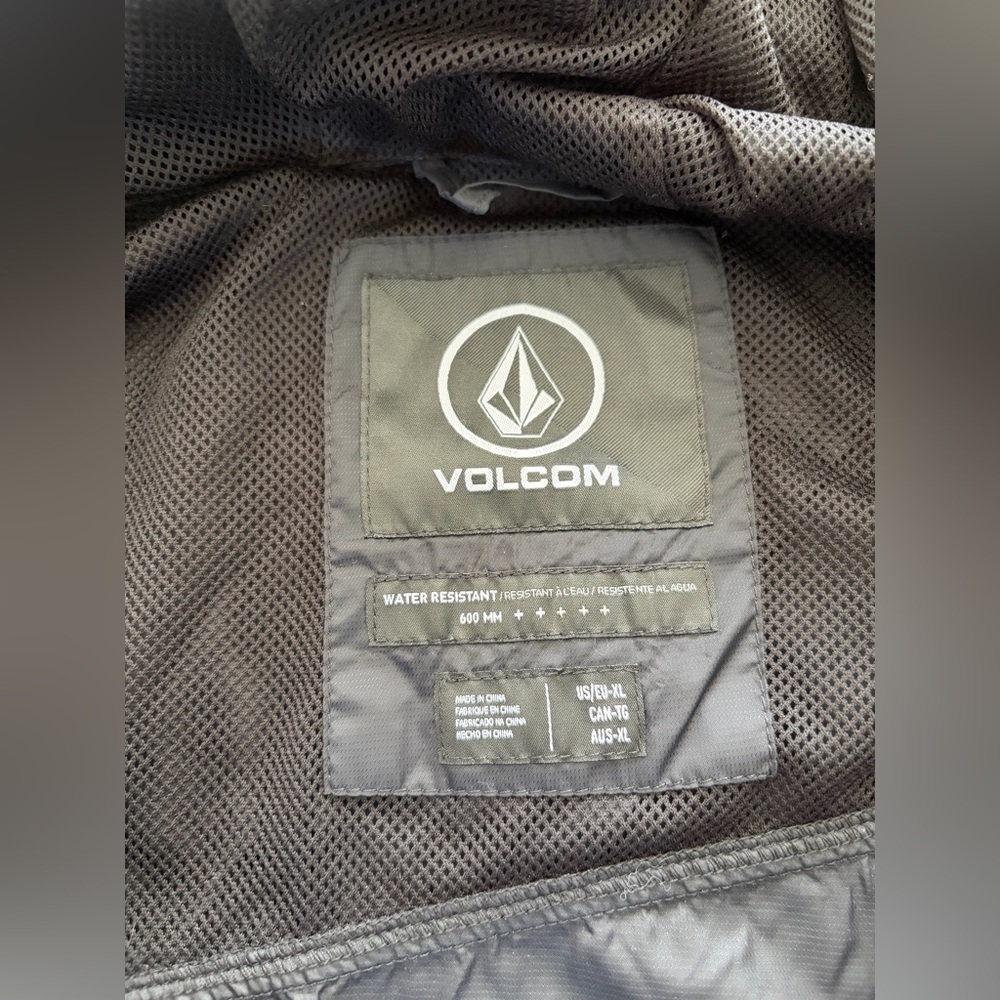 Volcom rain jacket - Picture 3 of 4